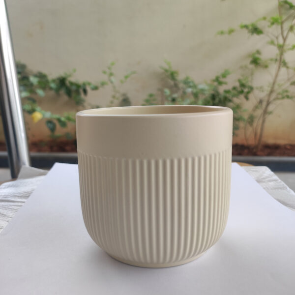 POC000104BG-d A simple Ceramic planter, elegant, stylish for potting small indoor plants, succulents that can be kept on your working table, Side table, Tea table, TV stand