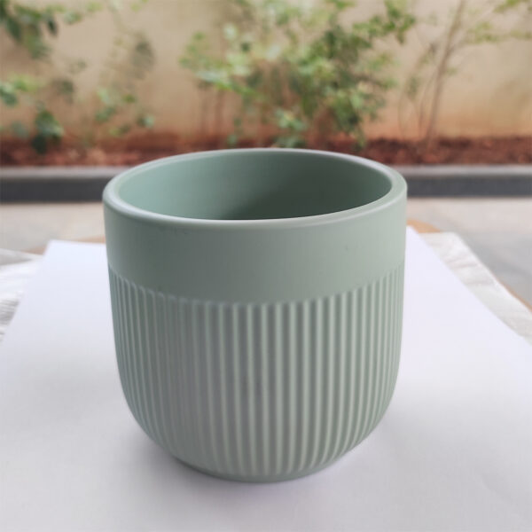 POC000104GN-b A simple Ceramic planter, elegant, stylish for potting small indoor plants, succulents that can be kept on your working table, Side table, Tea table, TV stand