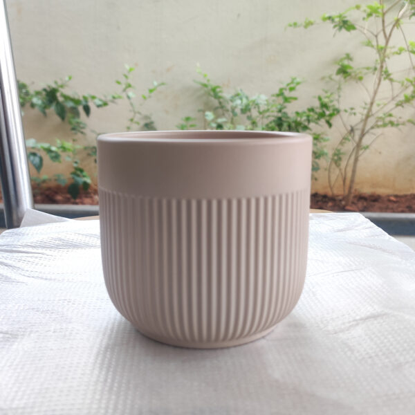 POC000104PK-d A simple Ceramic planter, elegant, stylish for potting small indoor plants, succulents that can be kept on your working table, Side table, Tea table, TV stand