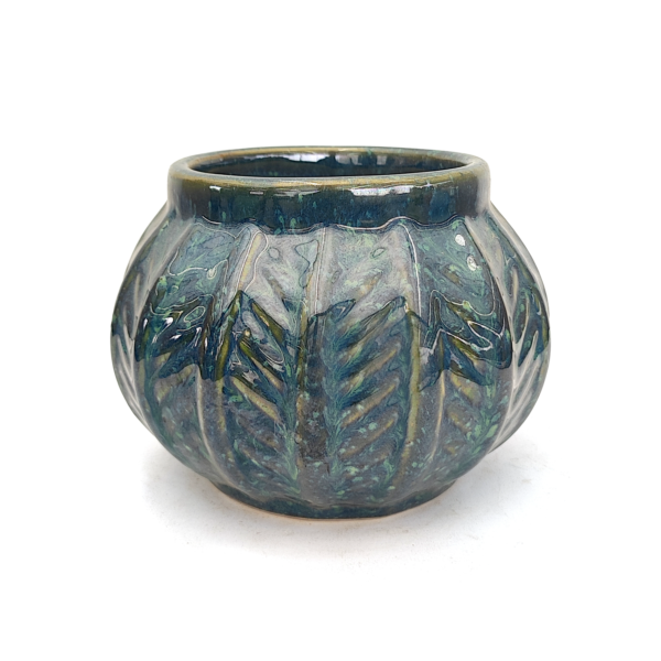 Ridged Round Barrel shaped planter: Cute Ridged round shaped minimalistic Ceramic Planters suitable set for home decor, gifting and personal use.