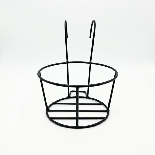 PS01MT0004a Round black galvanised steel hanging planter basket with sturdy hook design for railings or fences. Rust-resistant, powder-coated finish; ideal for outdoor plants, herbs, or balcony décor.